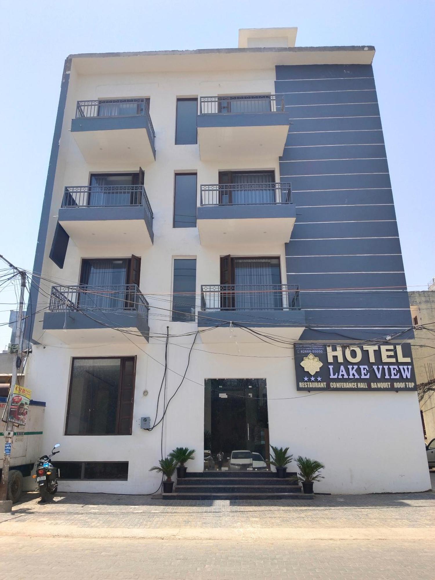 Hotel Lake View Chandīgarh Exterior foto